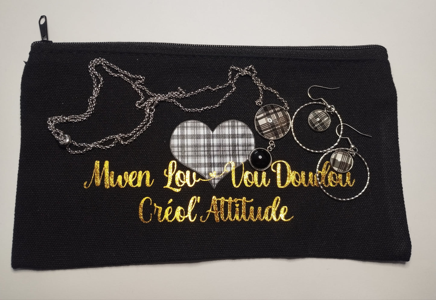 Pochettes noires "Lanmou" ❤️ Madras