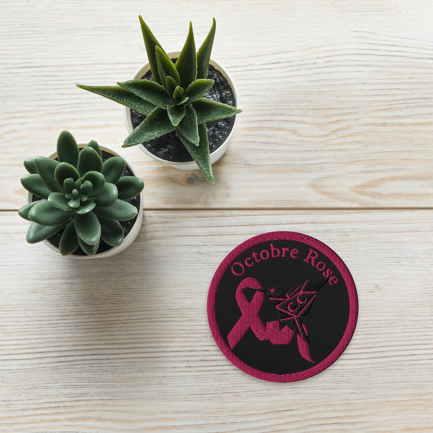 Ecusson Patch brodés rond Colibri's Octobre Rose