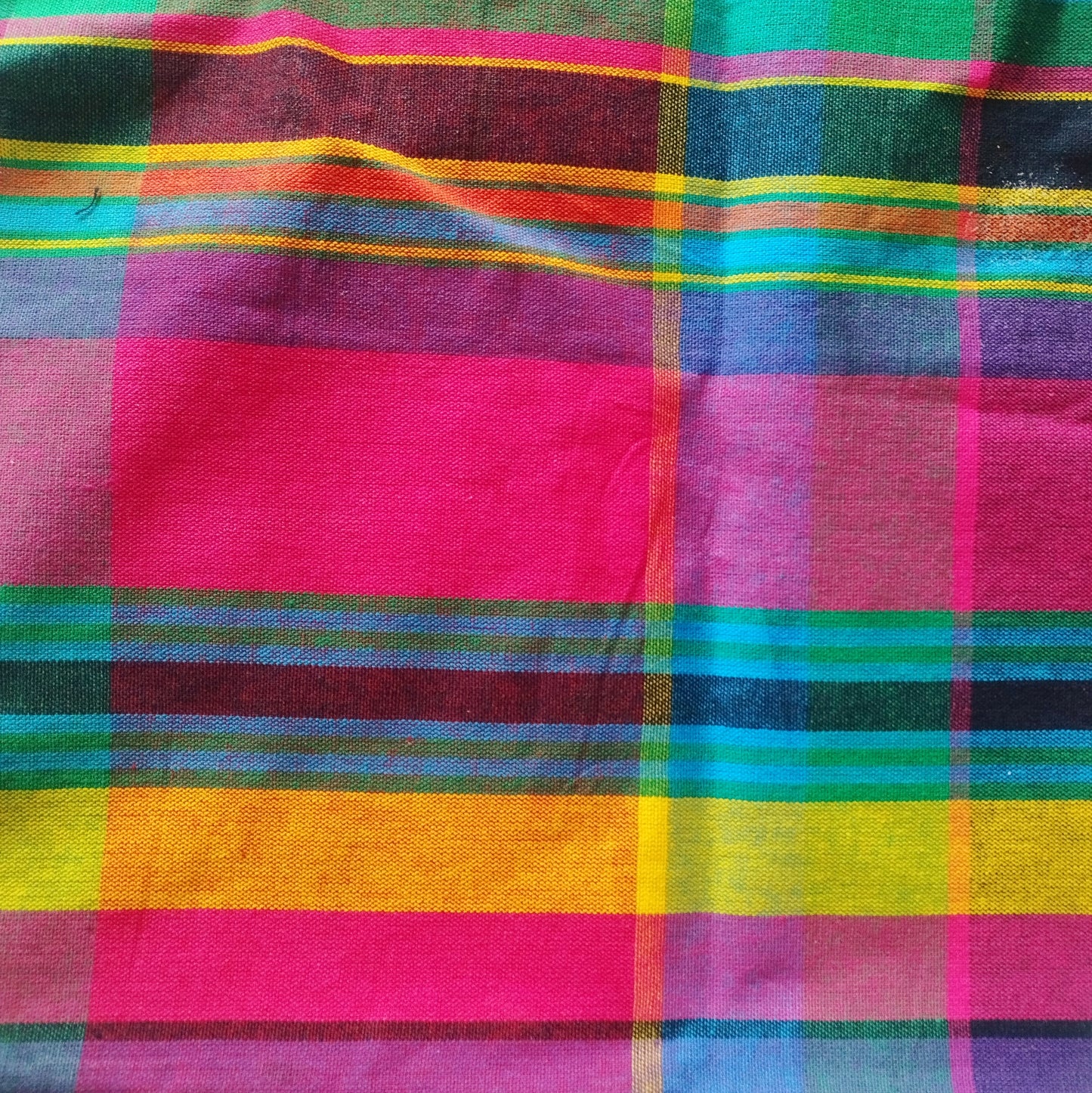 Petit éventail Madras bois ciselé
