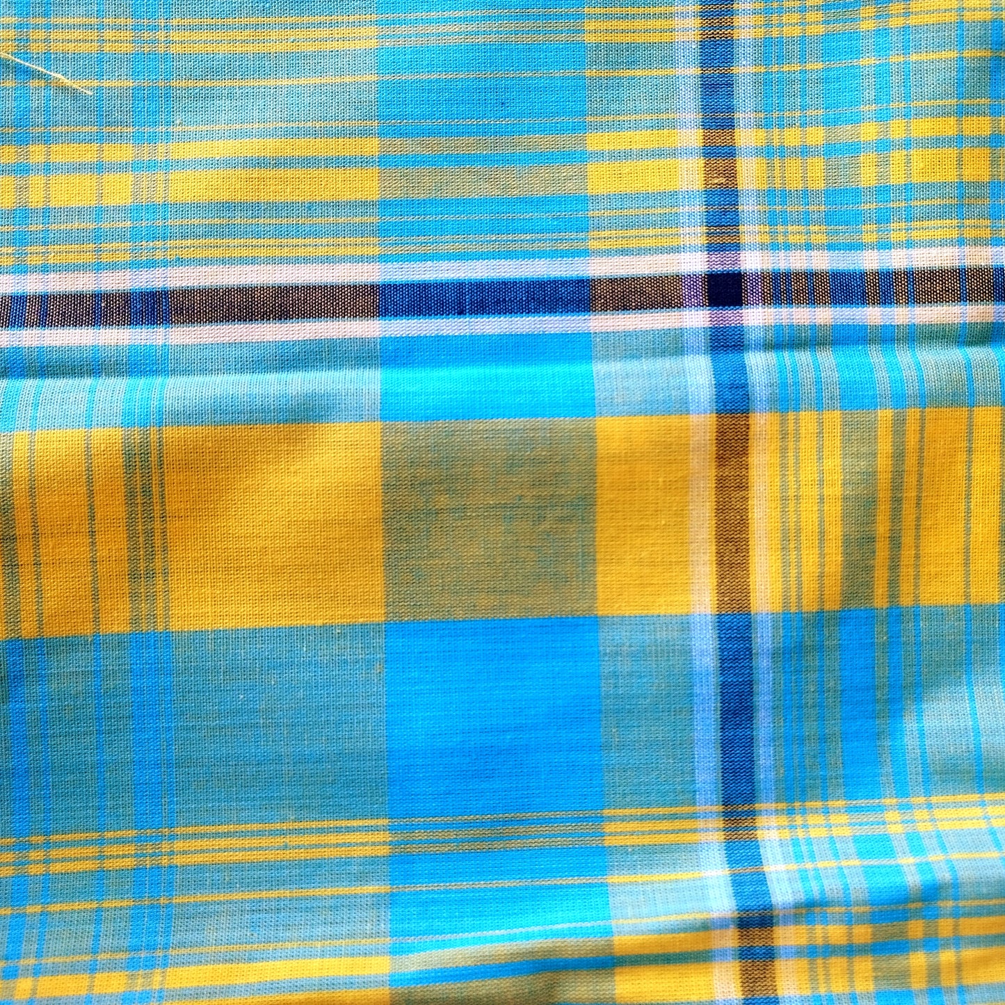 Petit éventail Madras bois ciselé