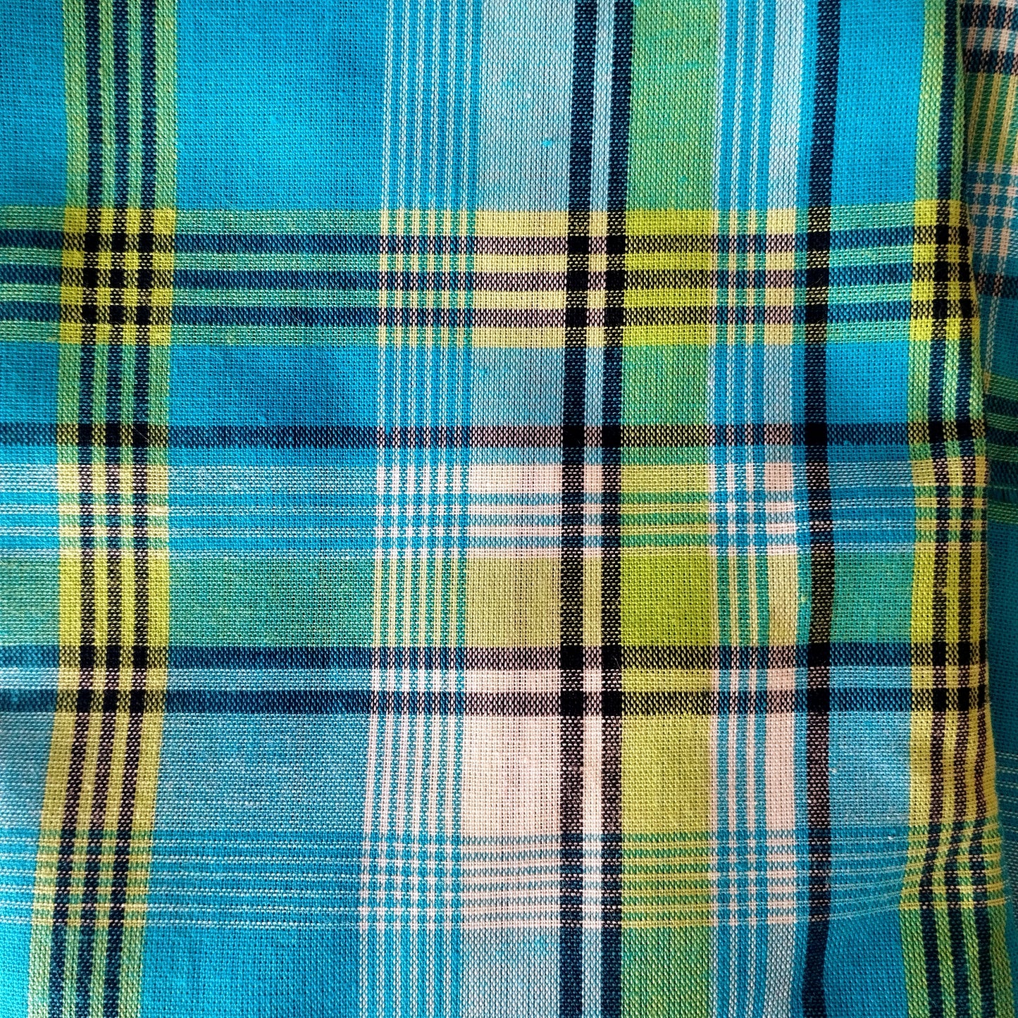 Petit éventail Madras bois ciselé