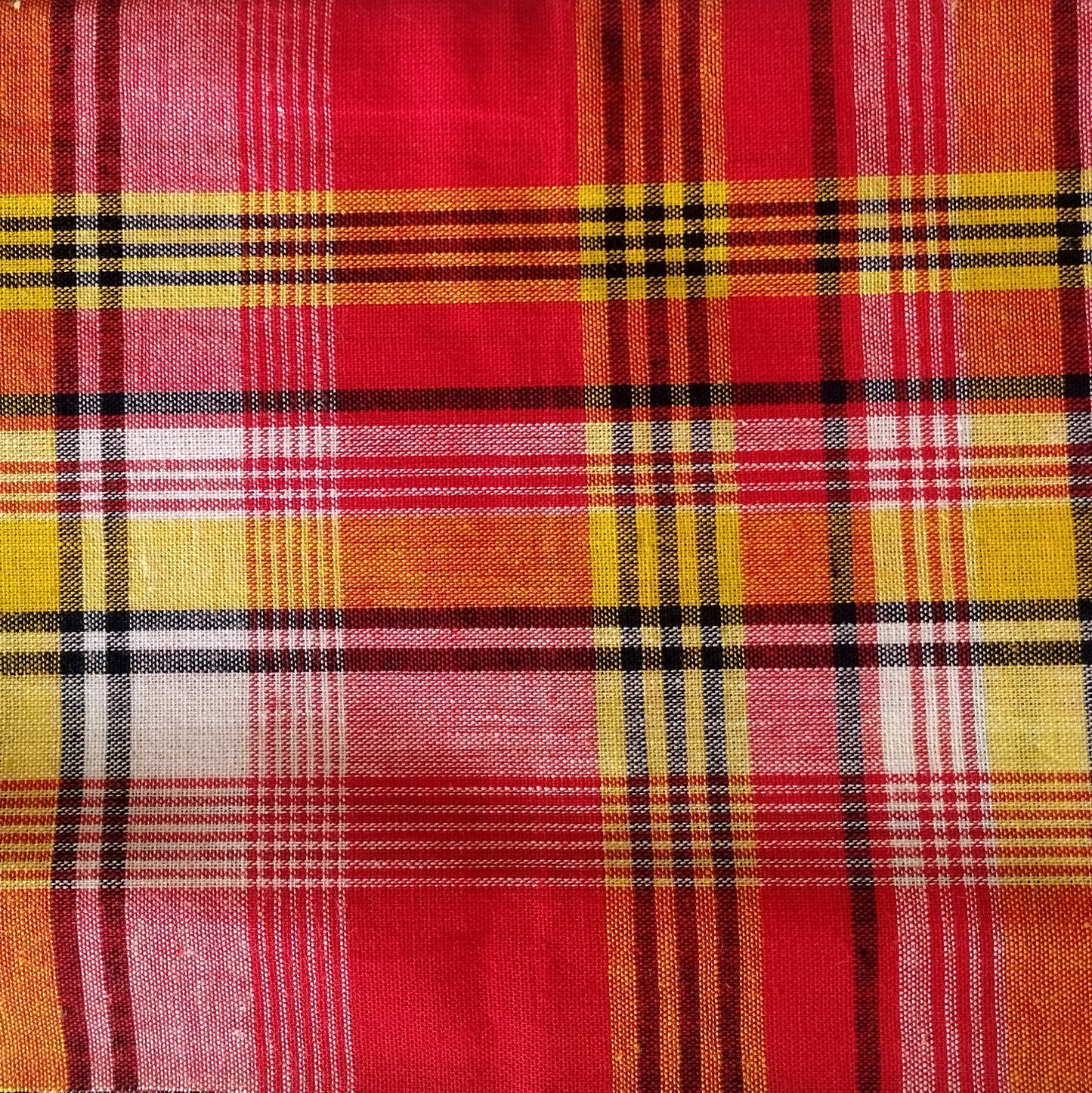 Petit éventail Madras bois ciselé